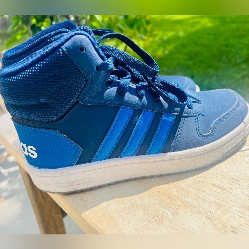 Adidas  Unisex-Child Hoops Mid 2.0 Basketball Shoes US 2.5